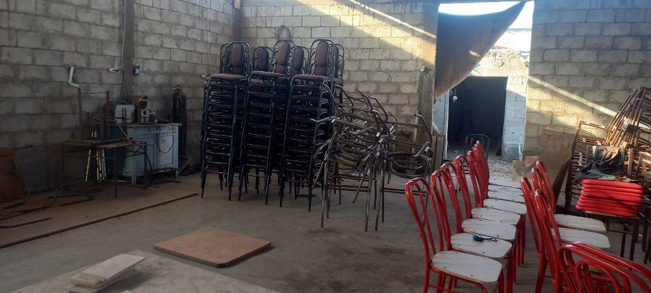 Kafe uchun metall karkasli stullar